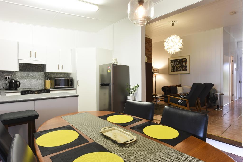The Grey House Villa Grafton Room photo
